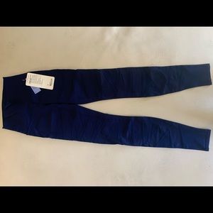 Size 4 lululemon wunder under tech mesh